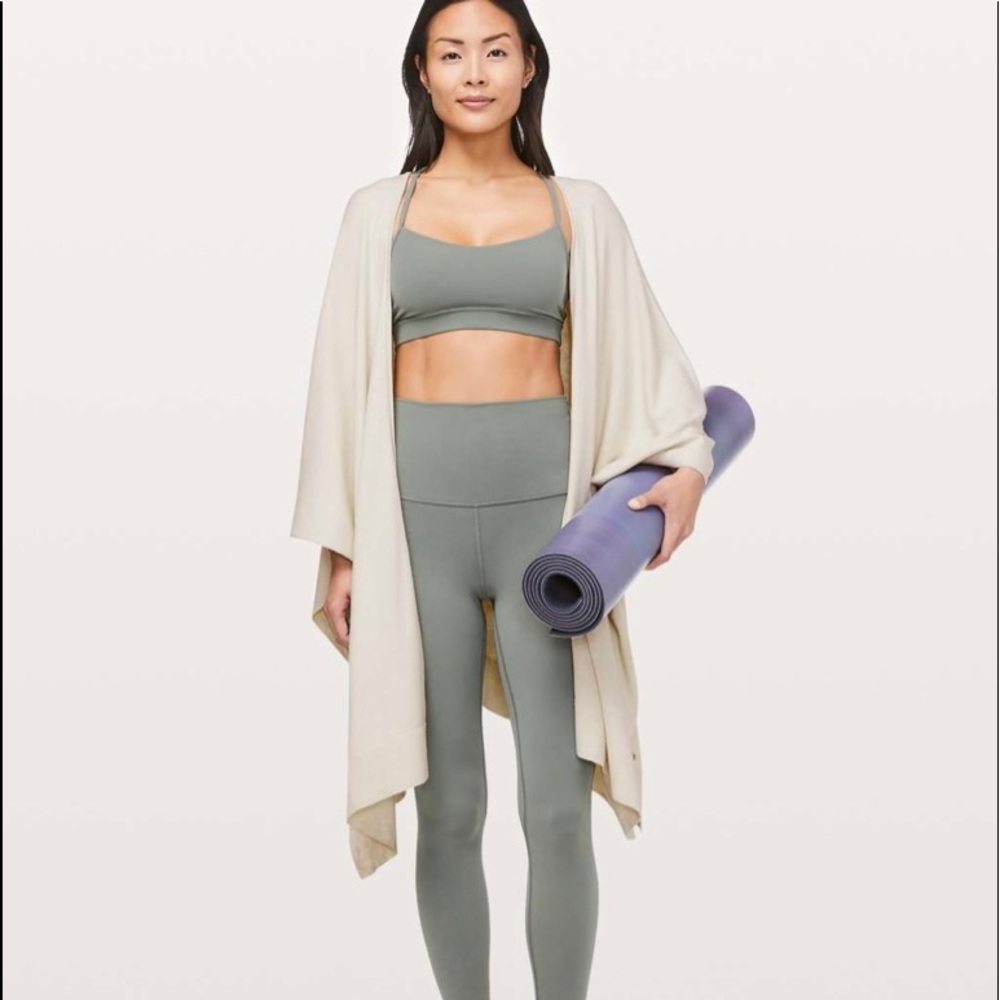 Lululemon Free to Coast Wrap